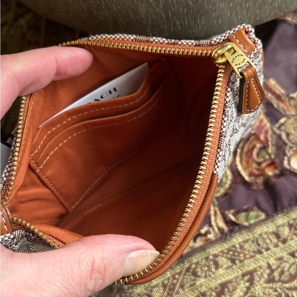 Authentic COACH 1941 micro sign. jacquard/refined calf leather zip top wristlet - Picture 13 of 14